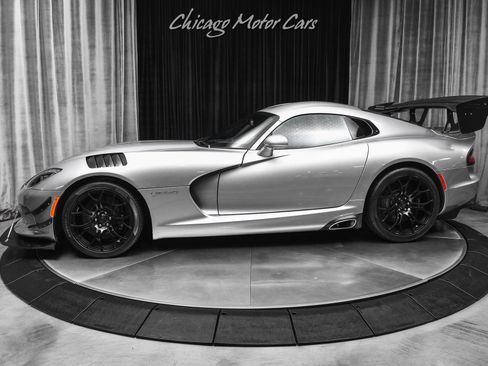 Used 2015 Dodge Viper SRT-10 RWD image 1