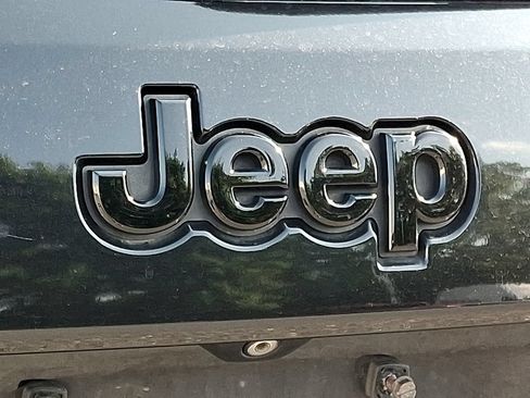 Used 2015 Jeep Grand Cherokee Altitude AWD/4WD image 10
