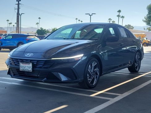 Certified 2025 Hyundai Elantra Sport FWD image 5