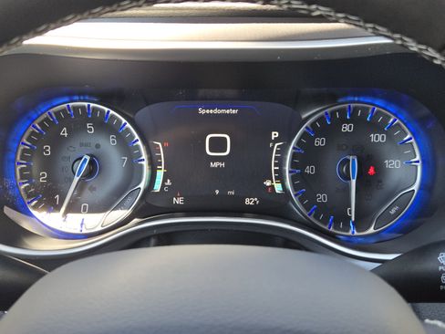 New 2026 Chrysler Pacifica Select image 13