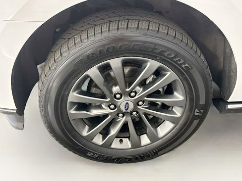 Used 2021 Ford Expedition Limited AWD/4WD image 11
