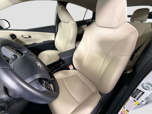 Used 2022 Toyota Prius Limited image 21