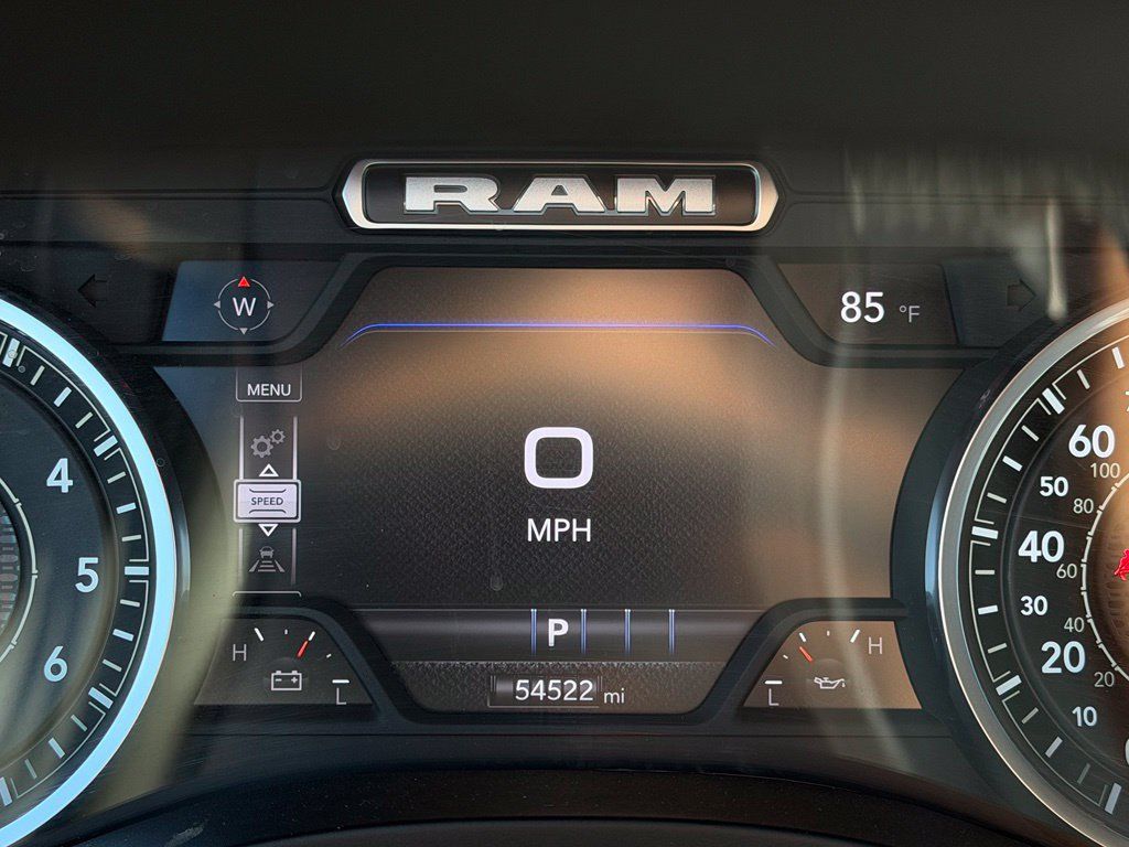 Used 2025 RAM 1500 Laramie AWD/4WD image 33