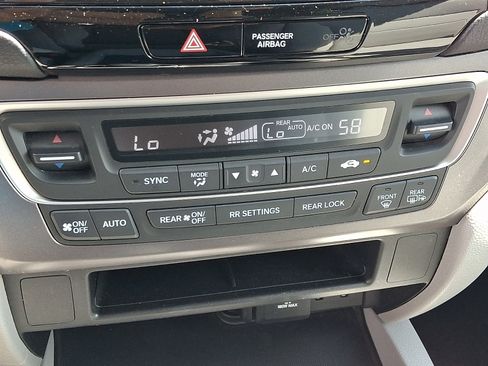 Used 2018 Honda Pilot EX image 18