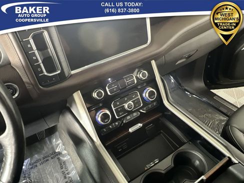 Used 2021 GMC Yukon Denali w/ Denali Premium Package image 16