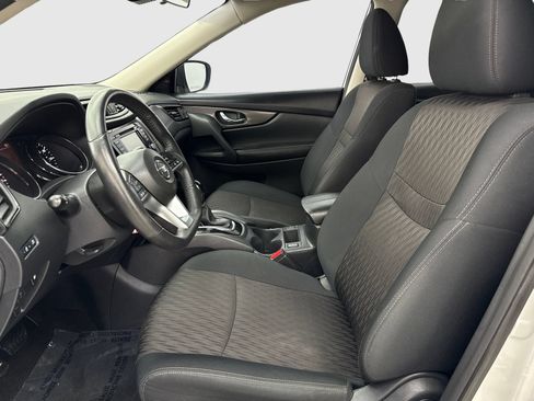 Used 2019 Nissan Rogue S w/ Special Edition Package FWD image 17