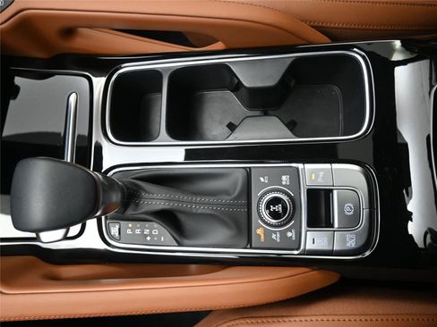 Used 2025 Kia Telluride AWD image 10