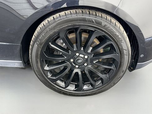 Used 2018 Land Rover Range Rover Supercharged AWD/4WD image 32