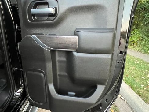 Used 2019 Chevrolet Silverado 1500 LTZ image 19