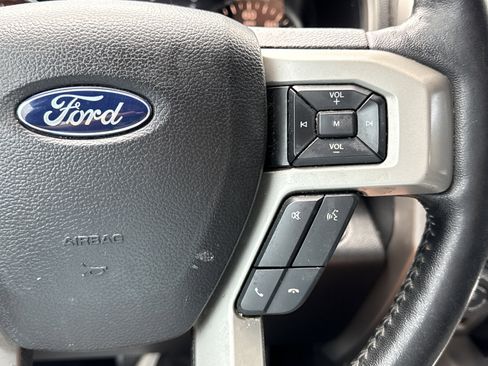 Used 2018 Ford F150 Lariat w/ Equipment Group 502A Luxury AWD/4WD image 15