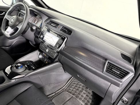 Used 2019 Nissan Leaf SV w/ SV Technology Package FWD image 46