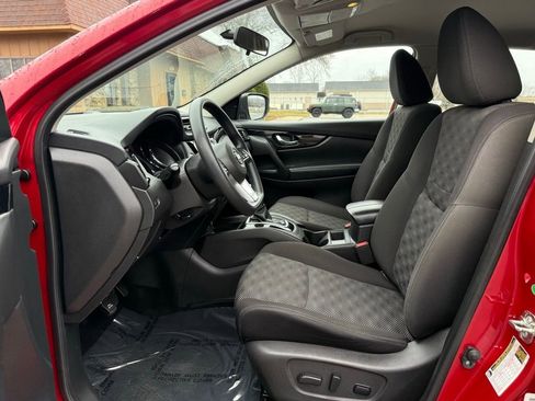 Used 2018 Nissan Rogue Sport SV FWD image 11