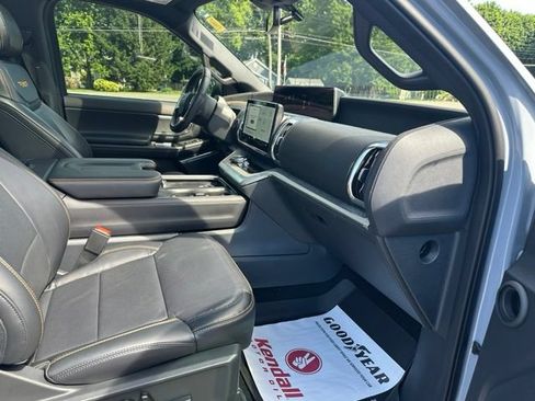 Used 2025 Ford Expedition Tremor AWD/4WD image 14