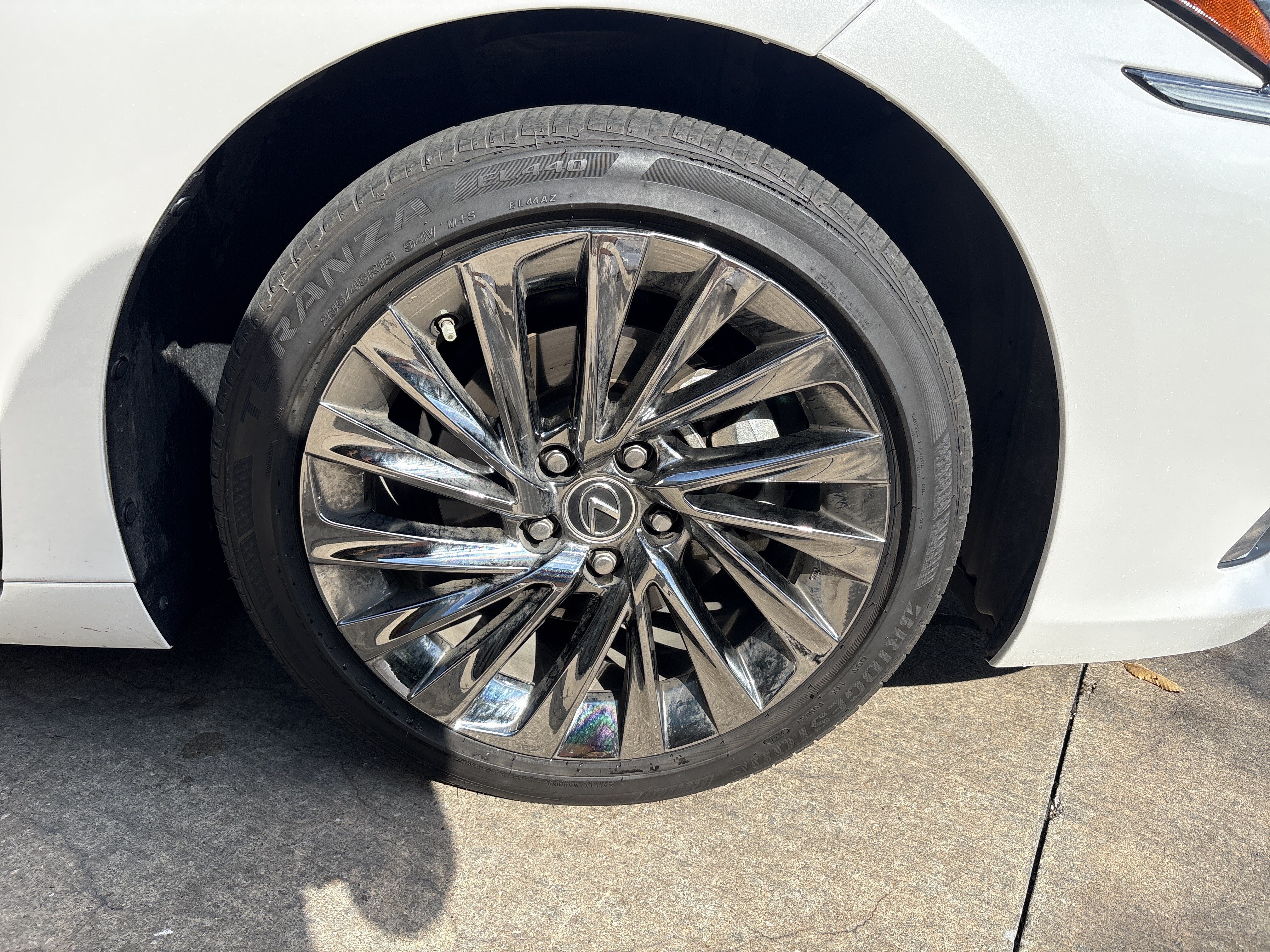Used 2025 Lexus ES 350 Ultra Luxury FWD image 13