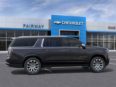 New 2025 Chevrolet Suburban Premier image 6
