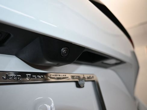 Used 2025 Jeep Grand Cherokee Limited image 35