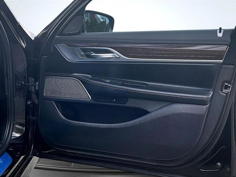 Used 2020 BMW 740i w/ M Sport Package RWD image 28