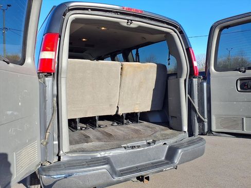 Used 2014 GMC Savana 2500 LT w/ LT Preferred Equipment Group image 19