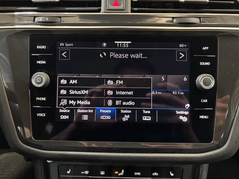 Used 2023 Volkswagen Tiguan SE w/ Panoramic Sunroof Package AWD/4WD image 14