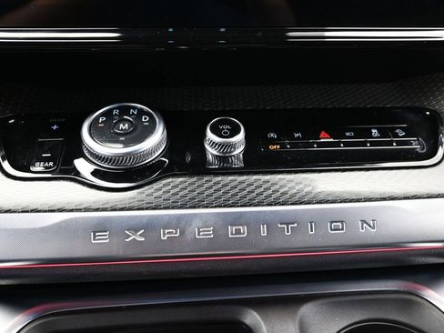 Used 2025 Ford Expedition Max Platinum w/ Stealth Appearance Package image 37