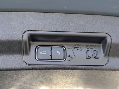 New 2025 Ford Explorer Active w/ Active Comfort Package image 31