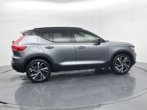 Used 2019 Volvo XC40 T5 R-Design image 8