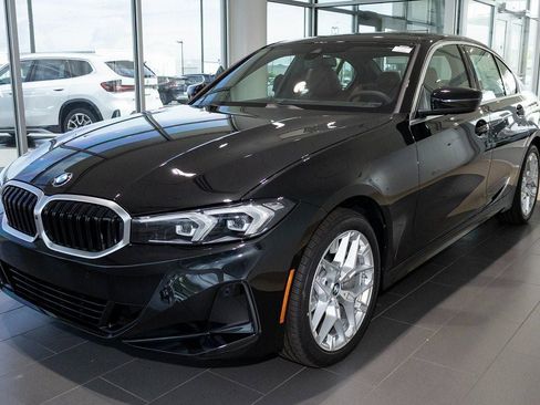 Used 2025 BMW 330i xDrive Sedan w/ Premium Package AWD/4WD image 3