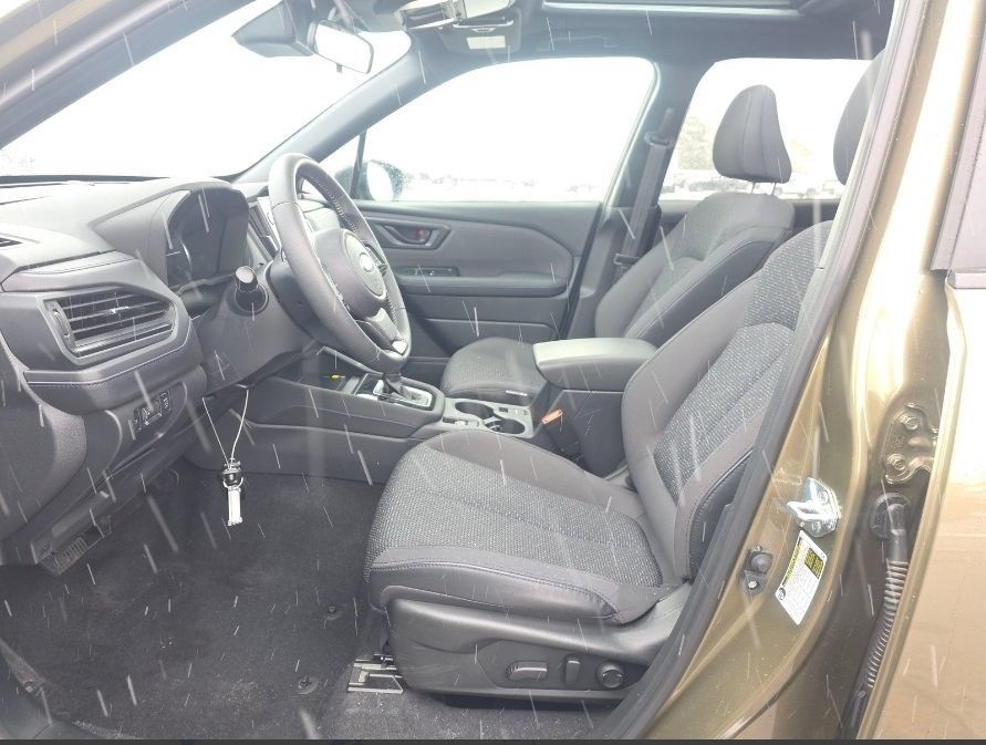 Used 2025 Subaru Forester Premium AWD/4WD image 10