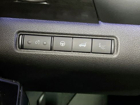 New 2026 Nissan Pathfinder Platinum image 13