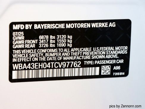 Used 2026 BMW 750e xDrive image 30