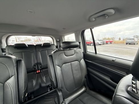 Used 2023 Jeep Grand Cherokee L Limited w/ Luxury Tech Group II image 12