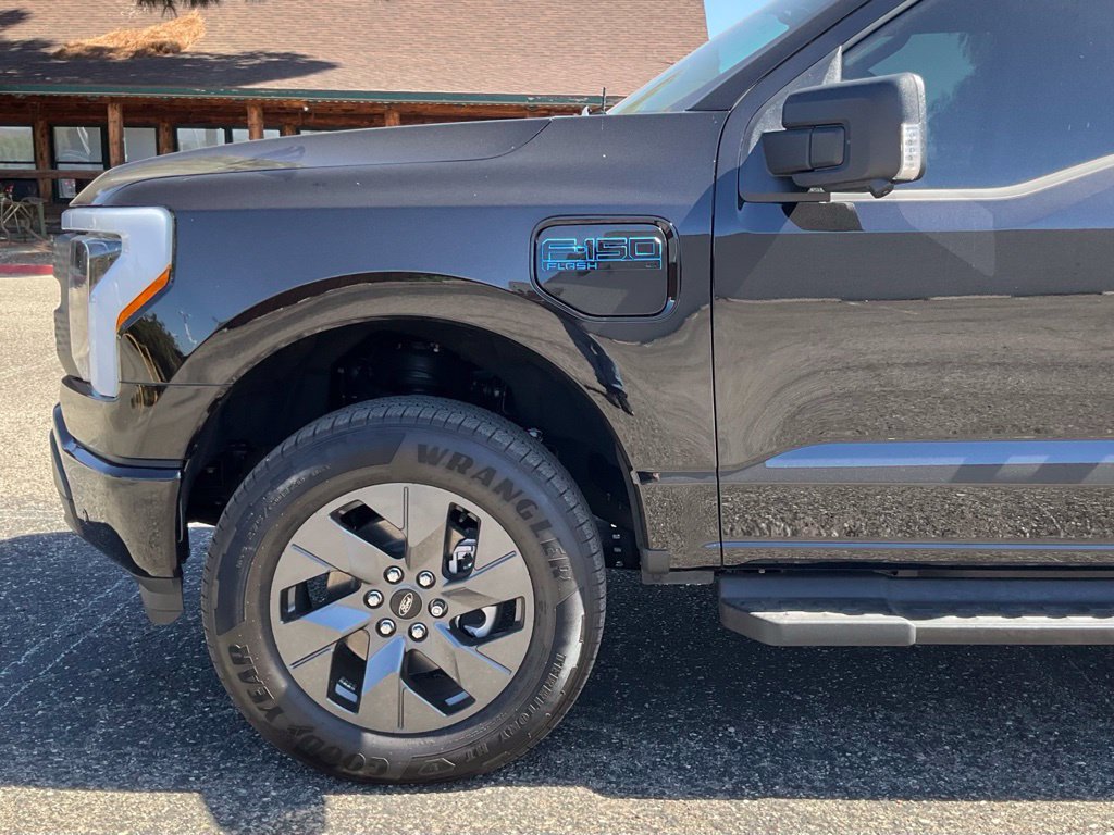 Certified 2025 Ford F150 Lightning Flash AWD/4WD image 10