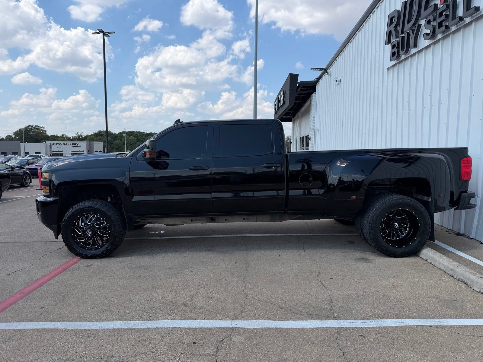 Used 2019 Chevrolet Silverado 3500 High Country w/ Duramax Plus Package AWD/4WD image 3