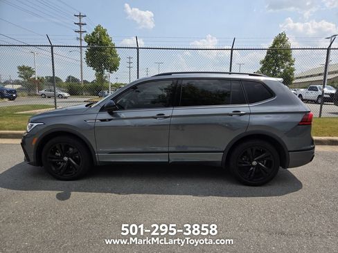 Used 2023 Volkswagen Tiguan SE R-Line FWD image 2