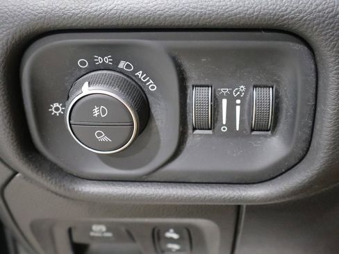 Used 2021 RAM 1500 Laramie w/ Sport Appearance Package AWD/4WD image 31