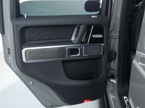 Used 2025 Mercedes-Benz G 550 image 34
