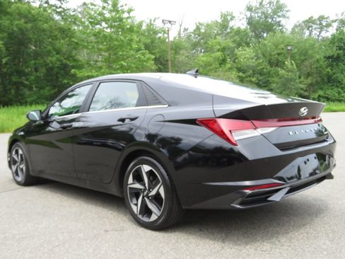 Used 2023 Hyundai Elantra Limited FWD image 7
