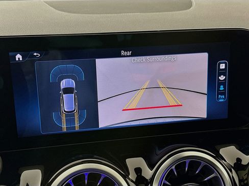 Used 2025 Mercedes-Benz GLA 250 image 14