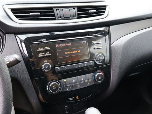 Used 2016 Nissan Rogue S FWD image 6