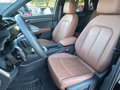 Certified 2025 Audi Q3 2.0T Premium image 14