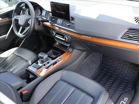 Used 2023 Audi Q5 2.0T Premium w/ Convenience Package AWD/4WD image 28