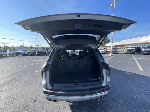 Certified 2026 Chevrolet Traverse LT FWD image 25