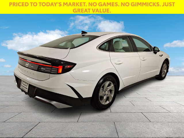 Used 2026 Hyundai Sonata SE FWD image 8