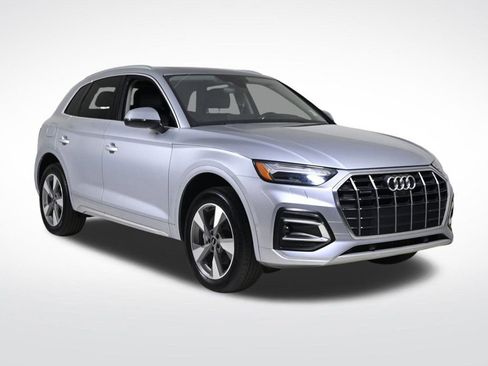 Used 2023 Audi Q5 Prestige w/ Prestige Package image 7