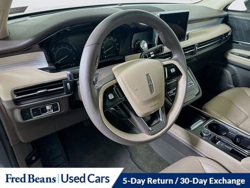 Certified 2022 Lincoln Corsair Standard w/ Premium Package image 11
