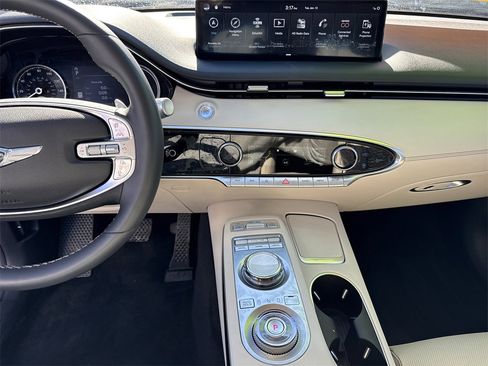 Used 2025 Genesis GV70 2.5T image 28