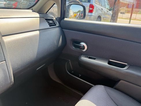 Used 2009 Nissan Versa SL w/ Convenience Pkg image 25