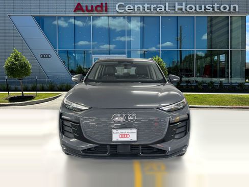 Used 2025 Audi Q6 e-tron Premium w/ Convenience Package image 6