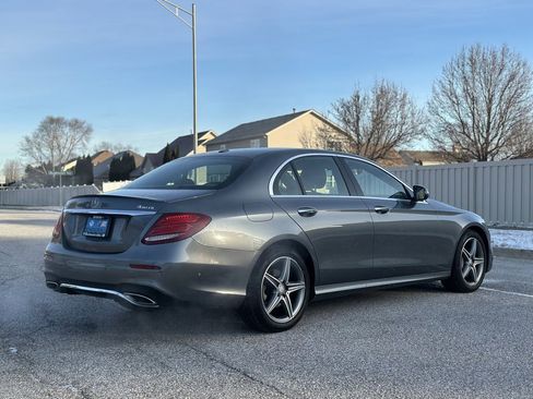 Used 2017 Mercedes-Benz E 300 4MATIC image 6