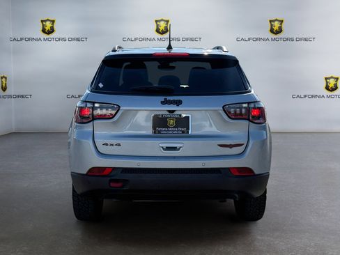 Used 2025 Jeep Compass Trailhawk AWD/4WD image 4
